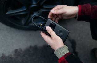 Wireless Portable Tire Inflator