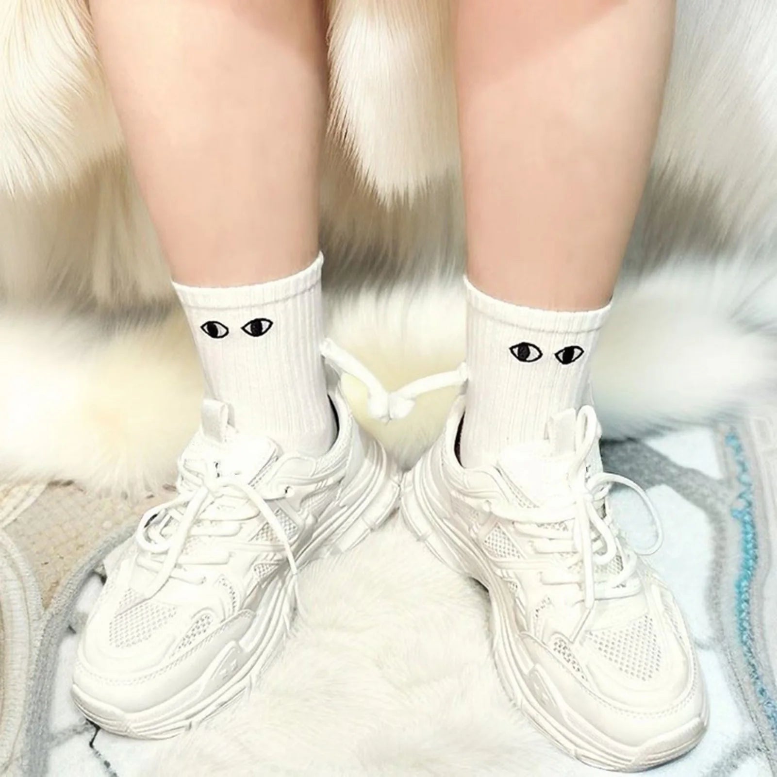 Magnetic Holding Hands Couple Socks - My Store